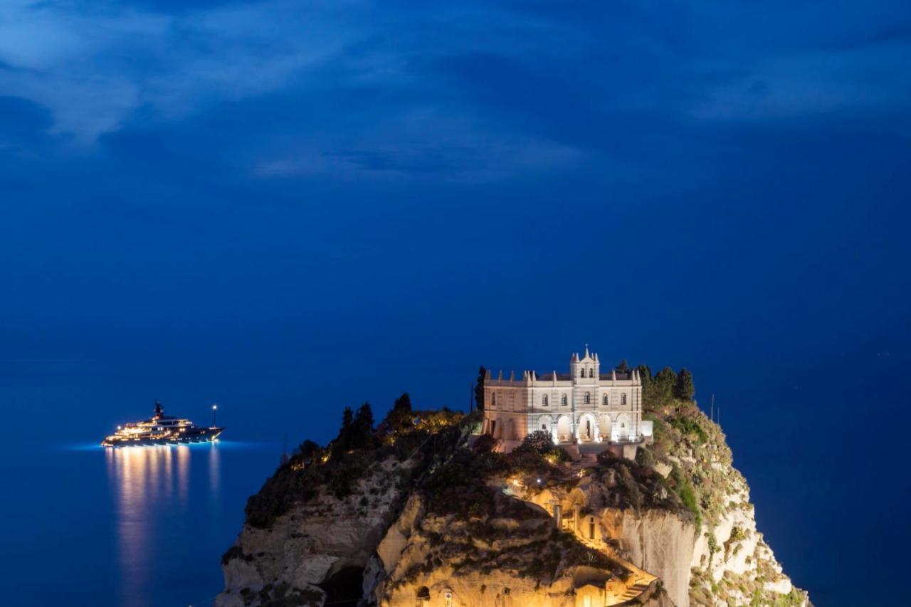 All'Angolo Della Torre Tropea Exterior foto